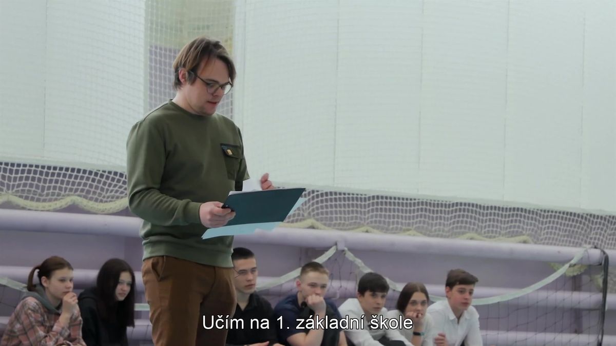 RECENZE: Pan Nikdo proti Putinovi a jeho svědectví o tom, jak války vyhrávají učitelé